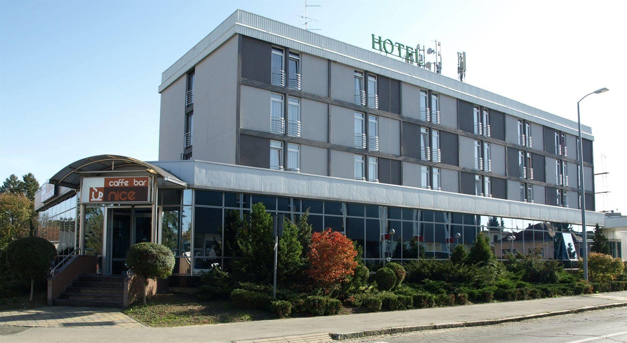 Hotel Podravina コプリヴィニツァ エクステリア 写真